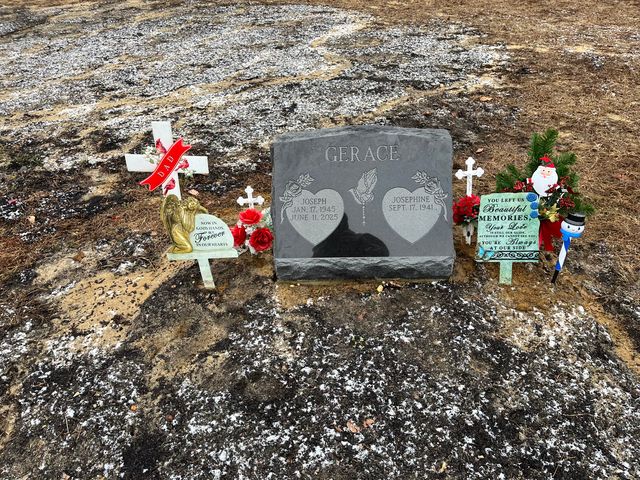 Slant marker made by Tri-State Monument Company