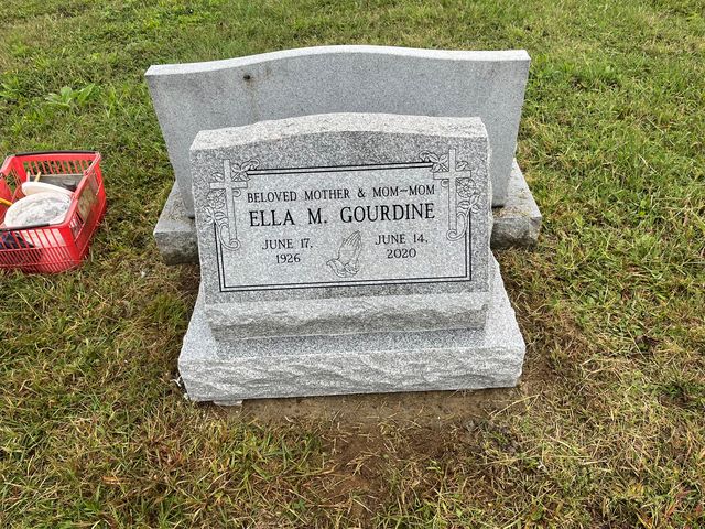 Slant marker made by Tri-State Monument Company