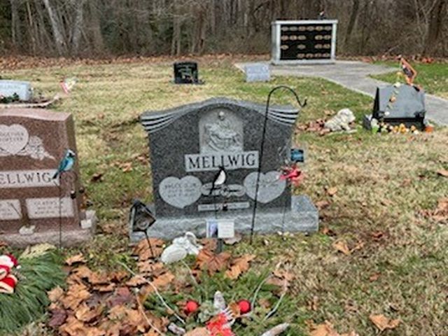 Upright monument made by Tri-State Monument Company